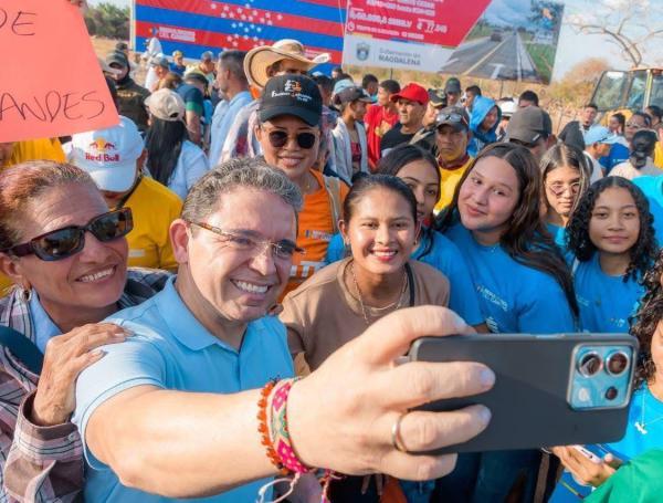 Con esta imagen el que hasta hoy fue gobernador de Magdalena se pronunció.