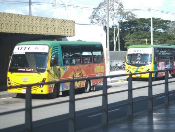 Piloto de primera ruta del sistema de transporte complementario en Cali.