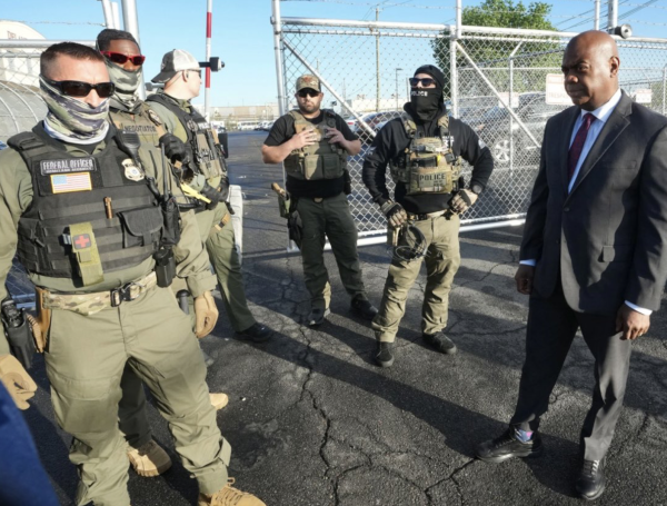 ICE agentes