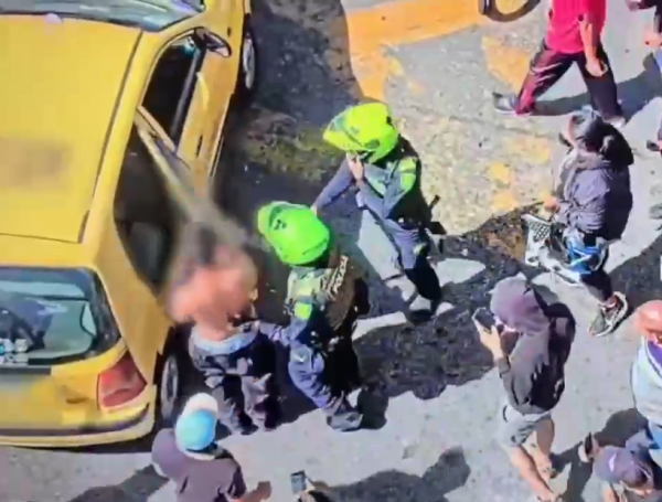 Hombre capturado por una riña en el centro de Medellín.
