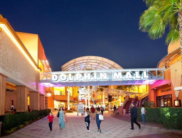 https://www.tripadvisor.com/Attraction_Review-g34438-d2266497-Reviews-Dolphin_Mall-Miami_Florida.html#/media/2266497/?albumid=-160&type=ALL_INCLUDING_RESTRICTED&category=-160