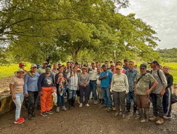 Familias de 19 predios celebran el operativo