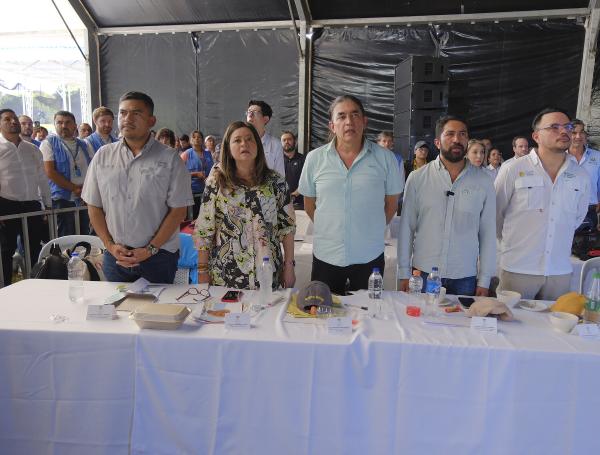 Gustavo Bolívar salió este viernes del DPS con la meta de ser el candidato presidencial del Pacto Histórico, el partido del Presidente.