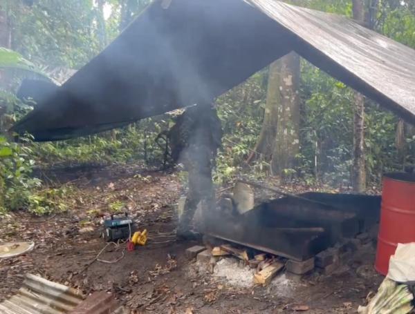 en el sitio las unidades militares detectaron 1.460 kg de insumos sólidos.