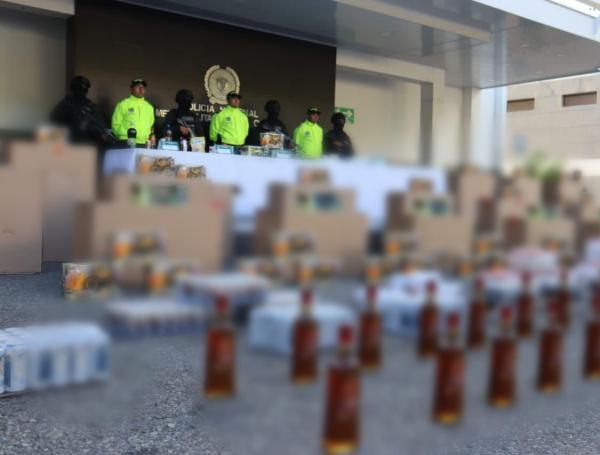 Los investigadores hallaron alimentos, medicamentos, licor y juguetes