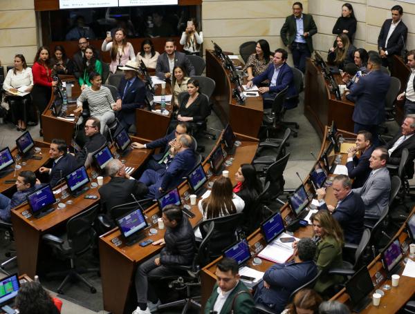 Senado de la República , Enfrentamiento por apelación a votación de la consulta popular