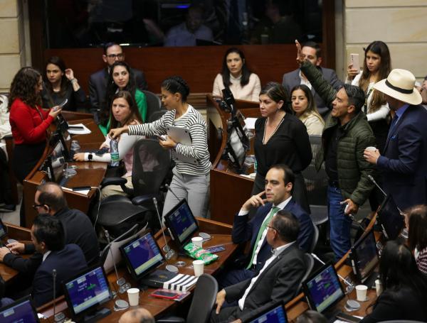 Senado de la República , Enfrentamiento por apelación a votación de la consulta popular
