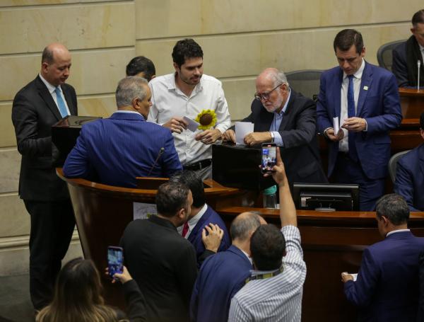Las senadoras Paola Olguín y Lorena Ríos, fueron elegidas en plenaria del Senado como las nuevas  vicepresidentas.