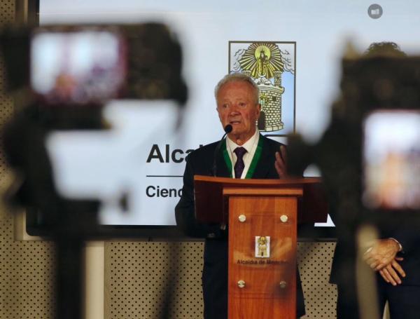 El empresario anunció dos donaciones millonarias para inversión en la ciudad.