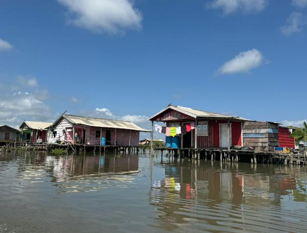 Nueva Venecia, corregimiento palafito en medio de la Ciénaga Grande de Santa Marta