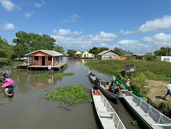 Nueva Venecia, corregimiento palafito en medio de la Ciénaga Grande de Santa Marta