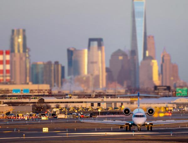 https://www.newarklongtermparking.com/blog/airport-info/how-far-is-newark-airport-from-new-york-city/