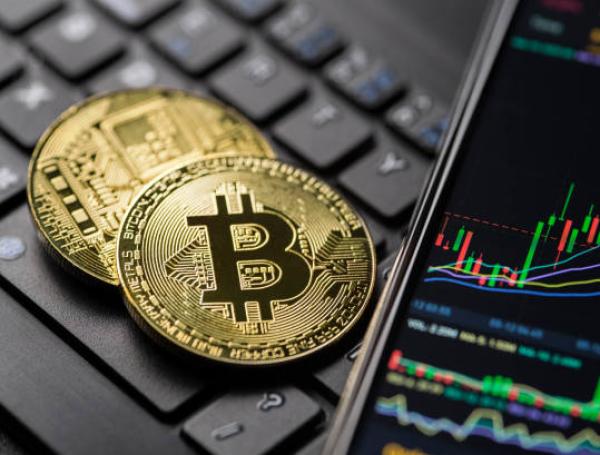 China cierra sitios web por difundir mentiras sobre el mercado de capitales y criptomonedas