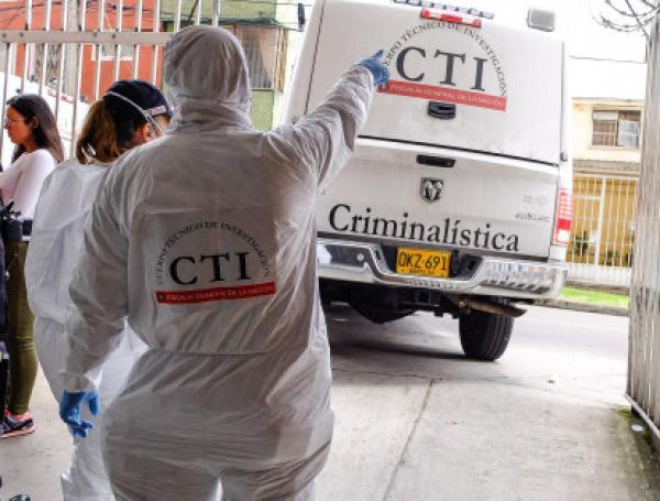 CTI hizo el levantamiento del cuerpo, después de que la Policía capturara al sujeto en flagrancia