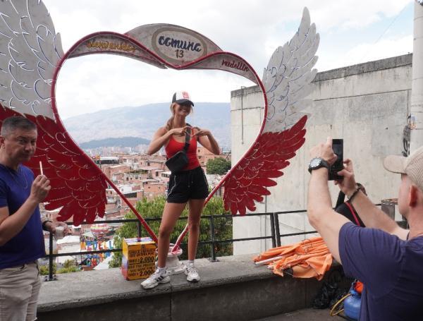 Turistas extranjeros en Medellín.