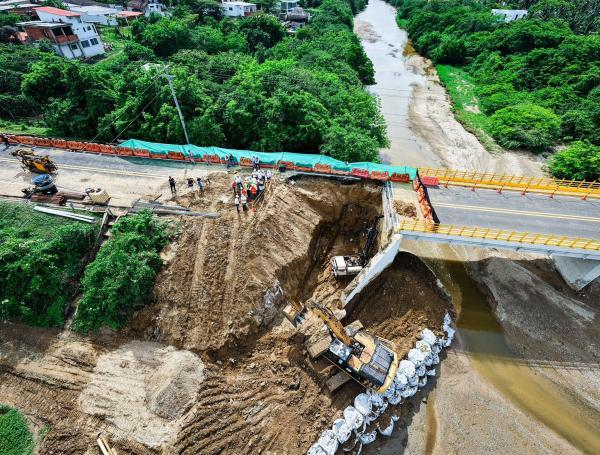 Obras Puente Juan de Acosta, vía al Mar.