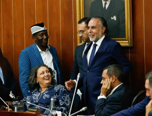 Angélica Lozano y Armando Benedetti en el debate de la reforma laboral