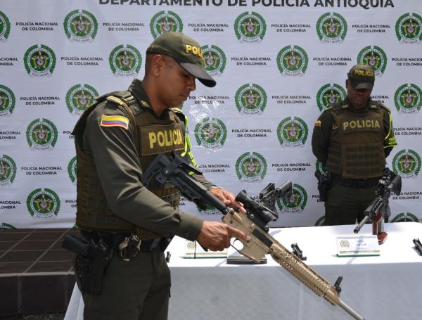 Uno de los fusiles estaba personalizado estéticamente.