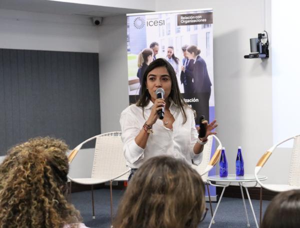  liderazgo, empresas y emprendimiento’.