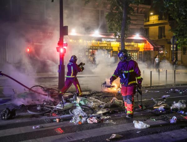 Por las celebraciones de la victoria del club PSG se registraron dos muertes y 200 heridos en Francia