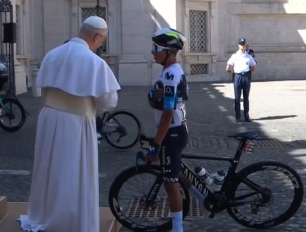 Nairo y el Papa León XIV.