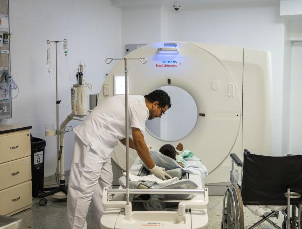 Los menores fueron intervenidos de manera gratuita en el Hospital General de Medellín.