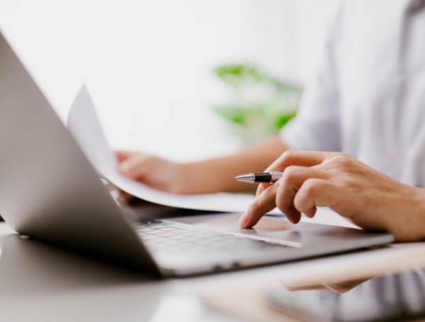 Google lanza becas para estudiar en Colombia