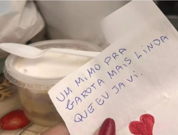 “Un regalo para la chica más hermosa que vi jamás”.