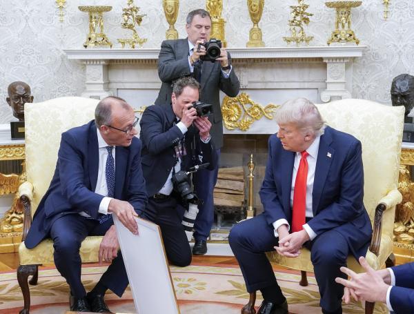 DONALD TRUMP