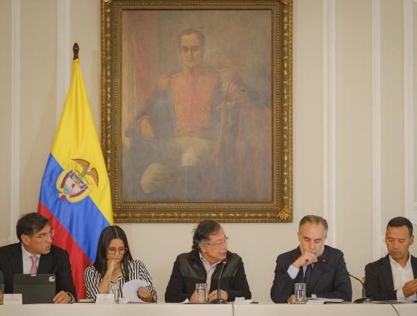El presidente Gustavo Petro en la comisión de seguimiento electoral.