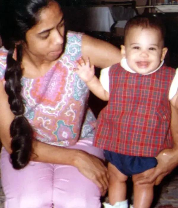 Kamala Harris y su madre Shyamala