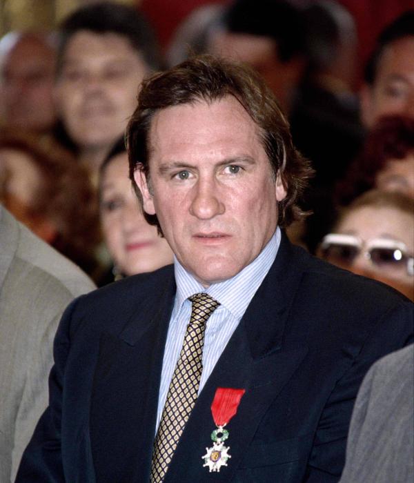 El actor Gerard Depardieu cuando recibió la Legión de Honor, distinción francesa, en 1996.