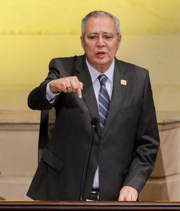 Ivan Name cerró su presidencia yéndose en contra de varias propuestas del primer mandatario