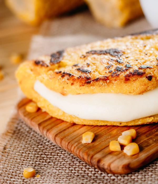 También es conocida como arepa de 'chocolo'.