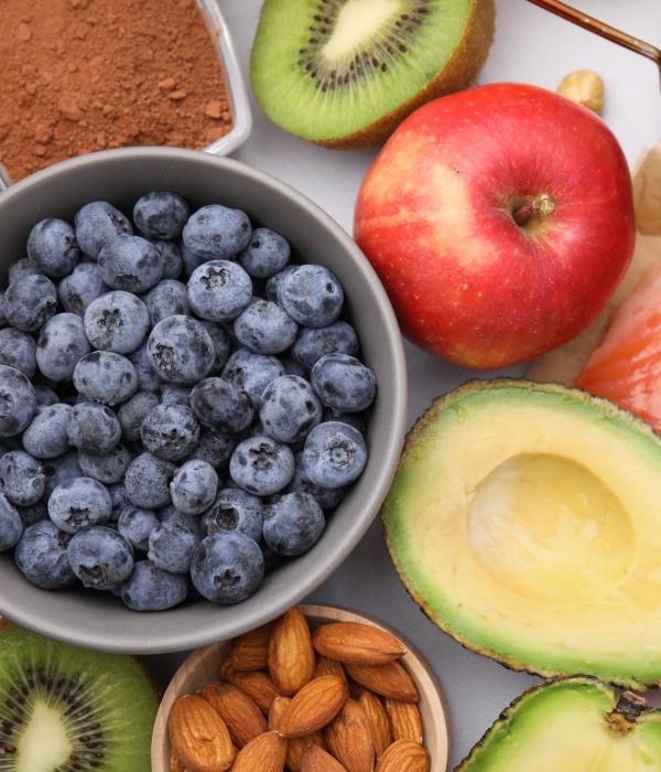 Una dieta rica en proteínas y frutas es clave.