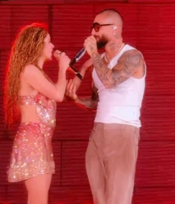 Sorpresa en Medellín: Maluma se subió al escenario en pleno concierto de Shakira