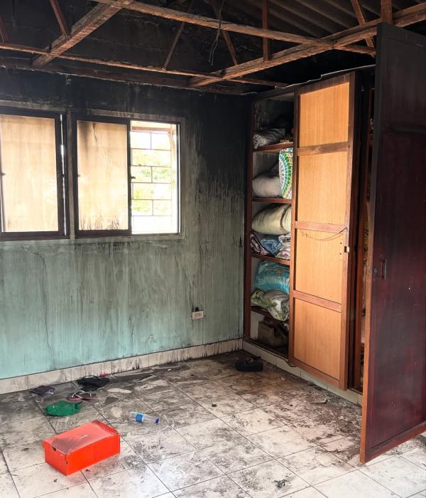 Así quedó la casa del maestro Alci Acosta tras incendio en su vivienda