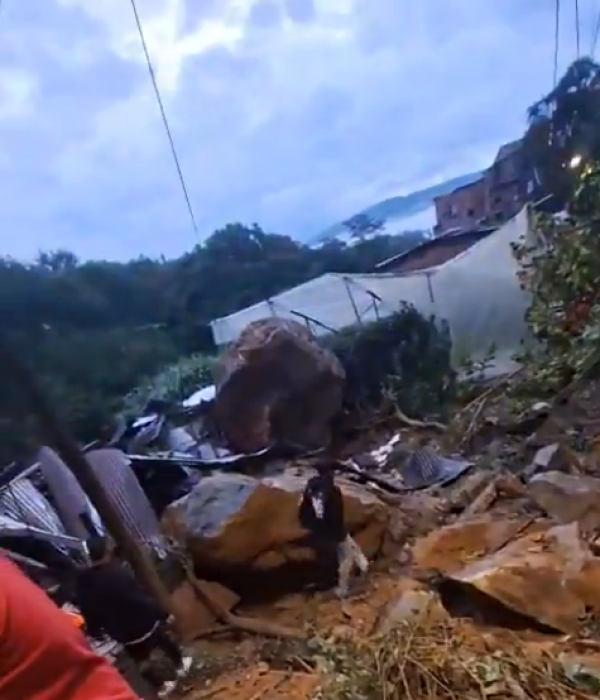 Así quedó la vivienda de El Pesebre tras la caída de la inmensa roca.