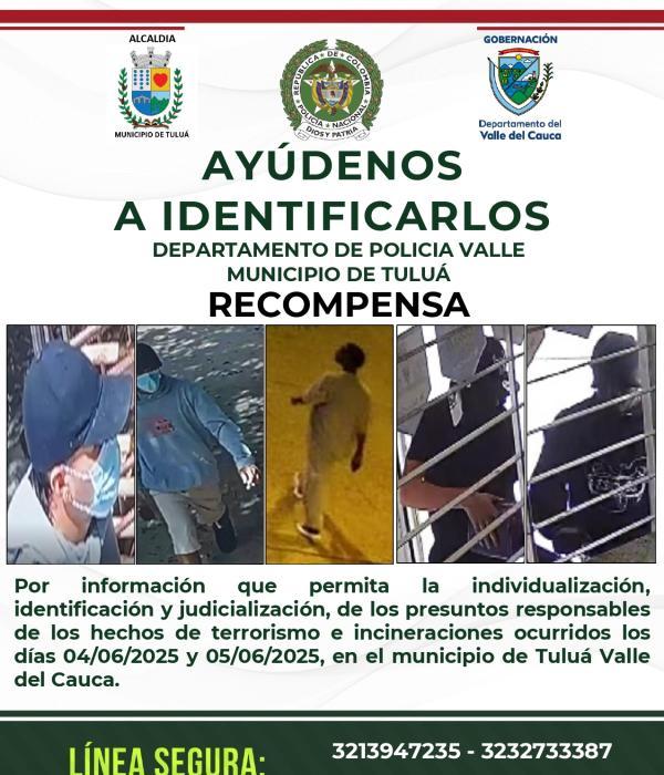 Este es el cartel con imágenes de quienes habrían incinerado los vehículos. Suministrado por Policía.
