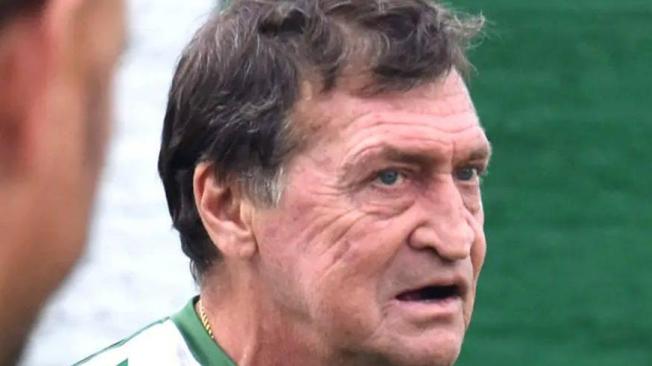 Julio César Falcioni, ex portero y entrenador argentino.