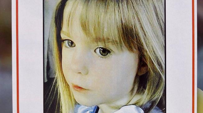 Cartel con información de la desaparecida menor británica Madeleine McCann.