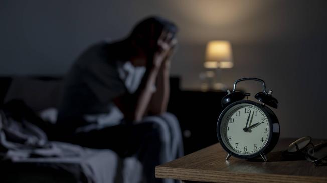 Sufrir de insomnio o no descansar adecuadamente puede ocasionar alteraciones en la salud.