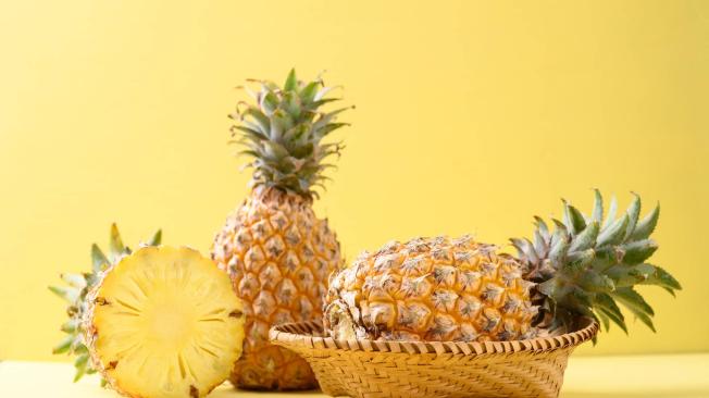 La piña es una de las principales frutas tropicales originarias de América del Sur.