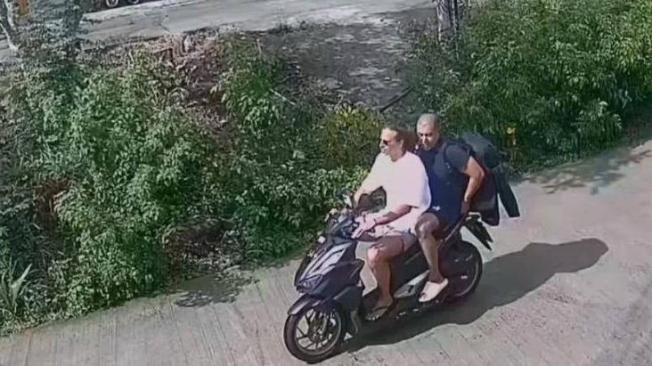 Edwin Arrieta y Daniel Sancho viajando en motocicleta
