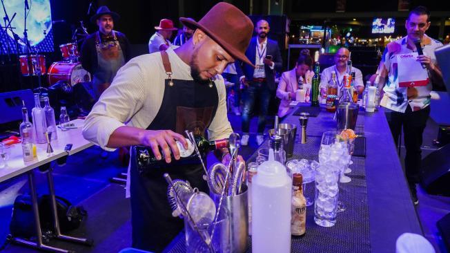 Feria Expodrinks 2023, la cual es uno de los eventos de las artes escénicas más grande de la región que permite a los visitantes conocer más acerca de la cultura del buen beber y su maridaje a través de las diferentes presentaciones musicales y ritmos variados en tarima con artistas invitados y las representaciones de la Mixología como el arte de combinar destilados, ingredientes y aditivos alimenticios en las bebidas.