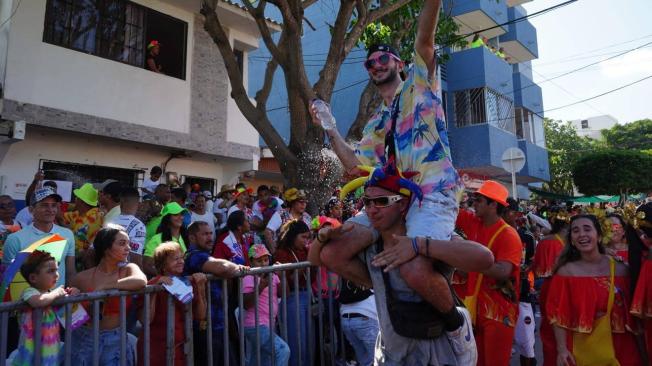 La tradición se vivió de lado y lado de la carrera 44.