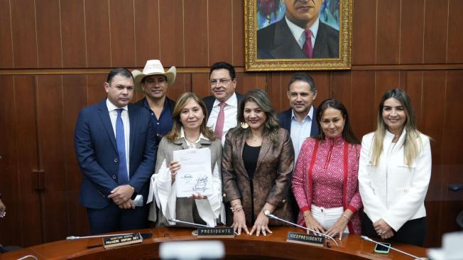 Gustavo Petro - Senadores opositores a la reforma de la salud