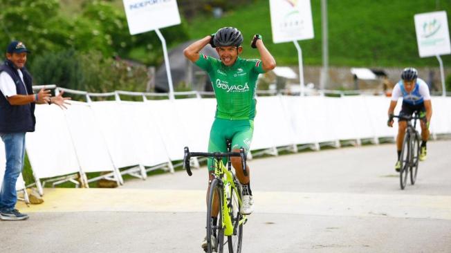 Iván Darío Bothía al ganar una etapa de la Clásica de Fusagasugá en 2019.