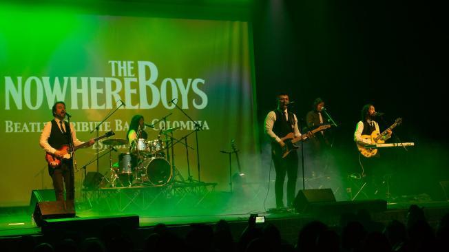 The Nowhere Boys, colección, gira