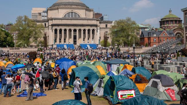 Manifestantes propalestinos en el campus de la Universidad de Columbia.